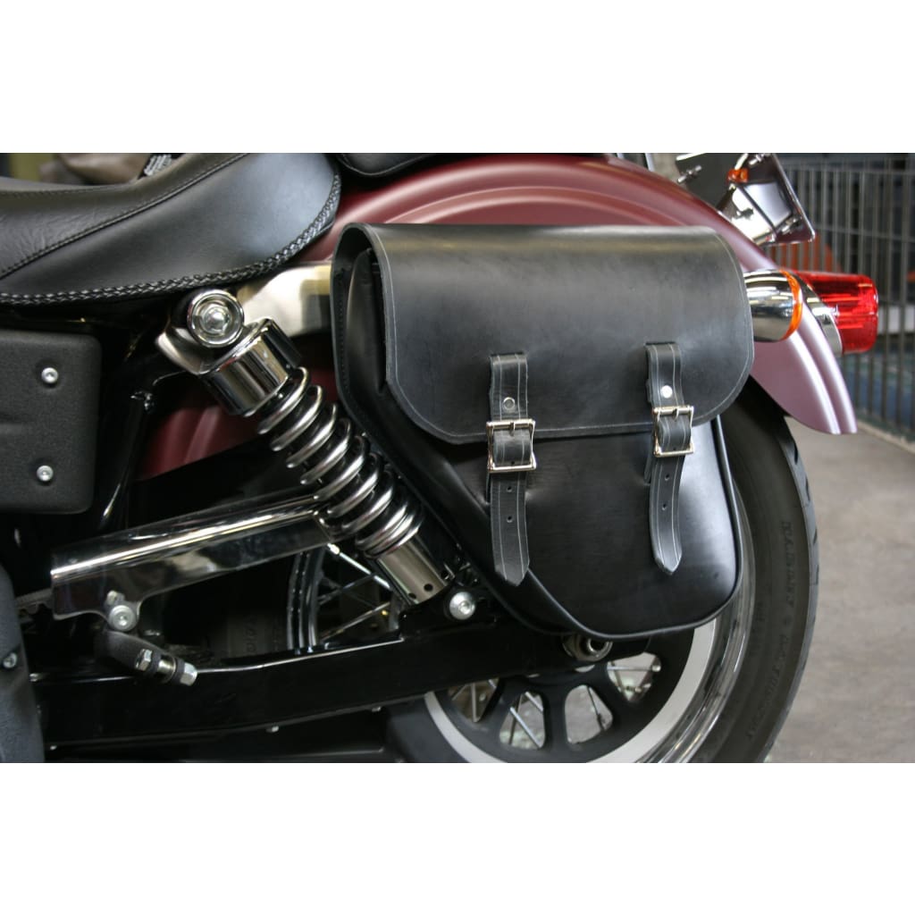 Sporty Windy Saddlebag – Motorcycle Nash